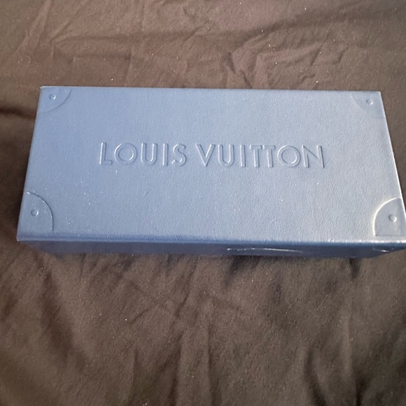 Louis Vuitton My Fair Lady Studs sun glasses - Picture 3 of 6